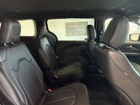 New 2026 Chrysler Pacifica Select AWD/4WD image 26