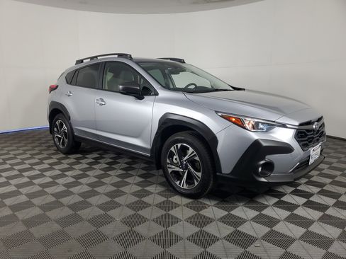 Used 2024 Subaru Crosstrek 2.0i Premium image 2