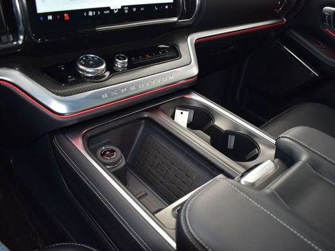 Used 2025 Ford Expedition Platinum w/ Stealth Performance Package image 32