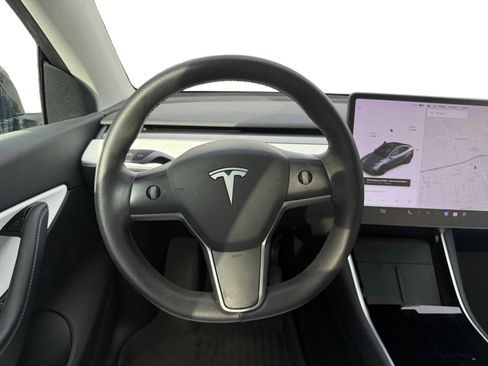 Used 2021 Tesla Model Y Long Range image 14