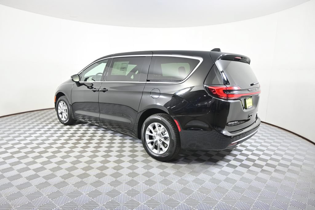 New 2027 Chrysler Pacifica Select AWD/4WD image 4