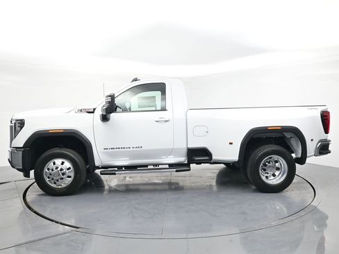 New 2026 GMC Sierra 3500 SLE image 3