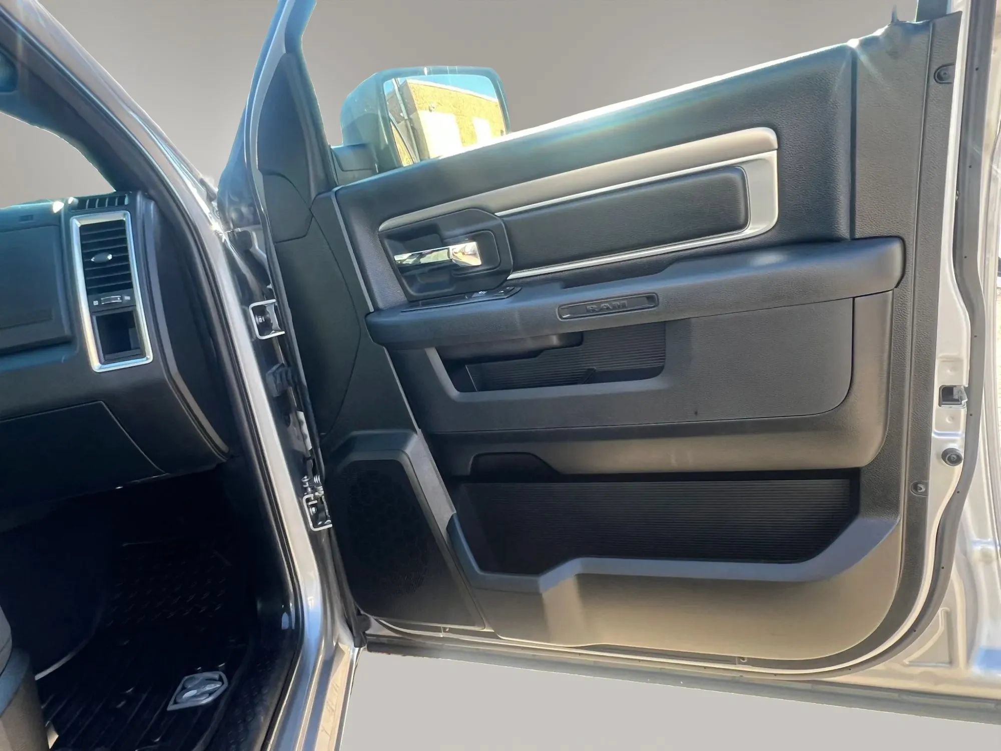 Used 2021 RAM 1500 Warlock AWD/4WD image 26