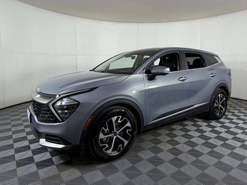 Used 2024 Kia Sportage EX image 2