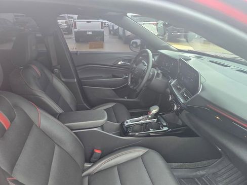 Used 2024 Chevrolet Trax RS image 11