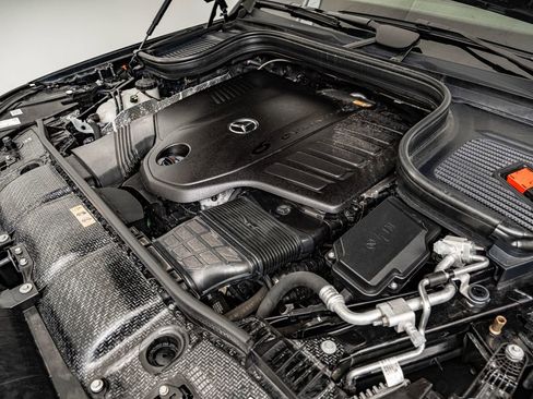 Used 2024 Mercedes-Benz GLS 450 4MATIC image 41