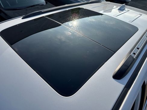 Used 2020 Jeep Grand Cherokee Overland image 10