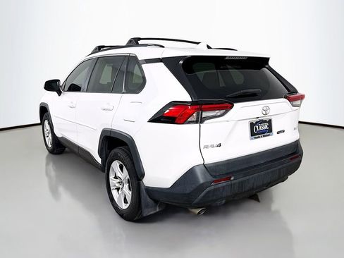 Used 2020 Toyota RAV4 XLE w/ Convenience Package FWD image 5