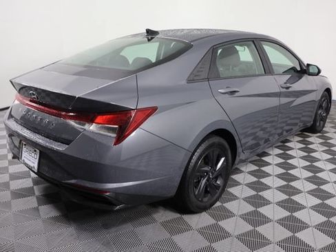 Used 2023 Hyundai Elantra SEL FWD image 8