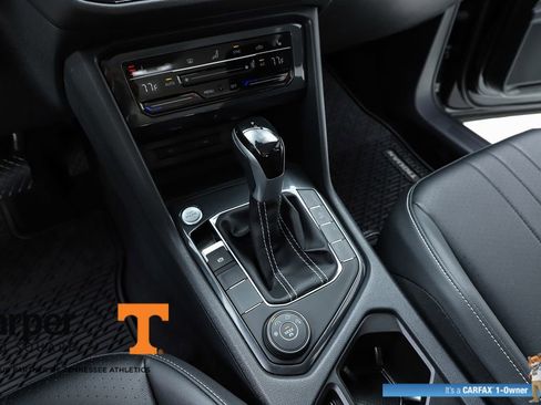 Used 2024 Volkswagen Tiguan SE image 61