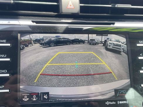 Used 2019 Toyota Camry XLE FWD image 19