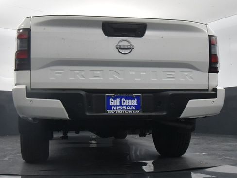 Certified 2025 Nissan Frontier SV image 27