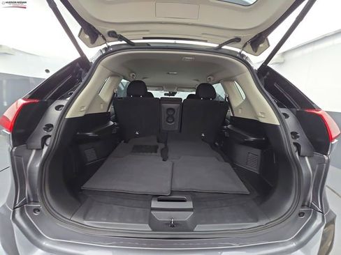 Used 2020 Nissan Rogue SV image 46