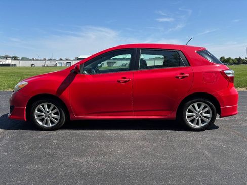 Used 2010 Toyota Matrix FWD image 1