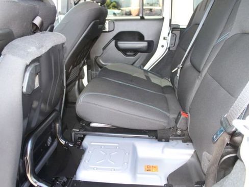 Used 2022 Jeep Wrangler Unlimited Rubicon 4xe AWD/4WD image 51