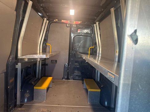 Used 2018 Mercedes-Benz Sprinter 2500 image 11