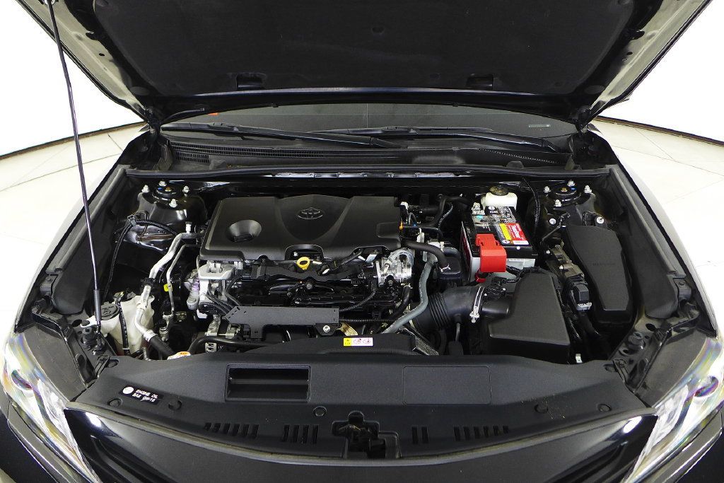 Used 2023 Toyota Camry XSE FWD image 6