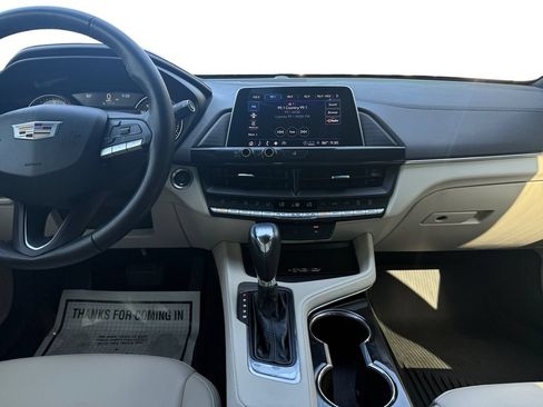 Used 2023 Cadillac CT4 Luxury RWD image 11