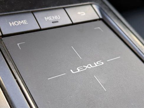 Used 2019 Lexus UX 200 image 9