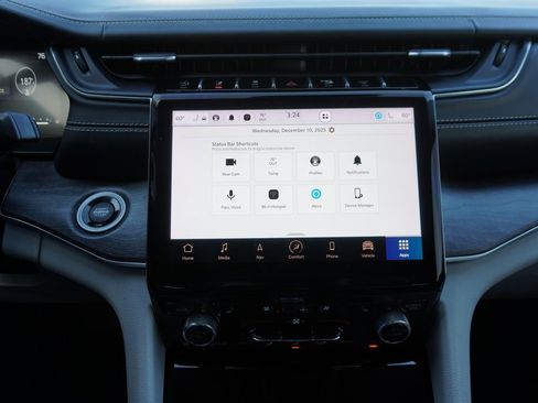 Used 2022 Jeep Grand Cherokee Overland image 14