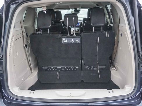 Used 2019 Chrysler Pacifica Limited w/ Advanced Safetytec Group image 25