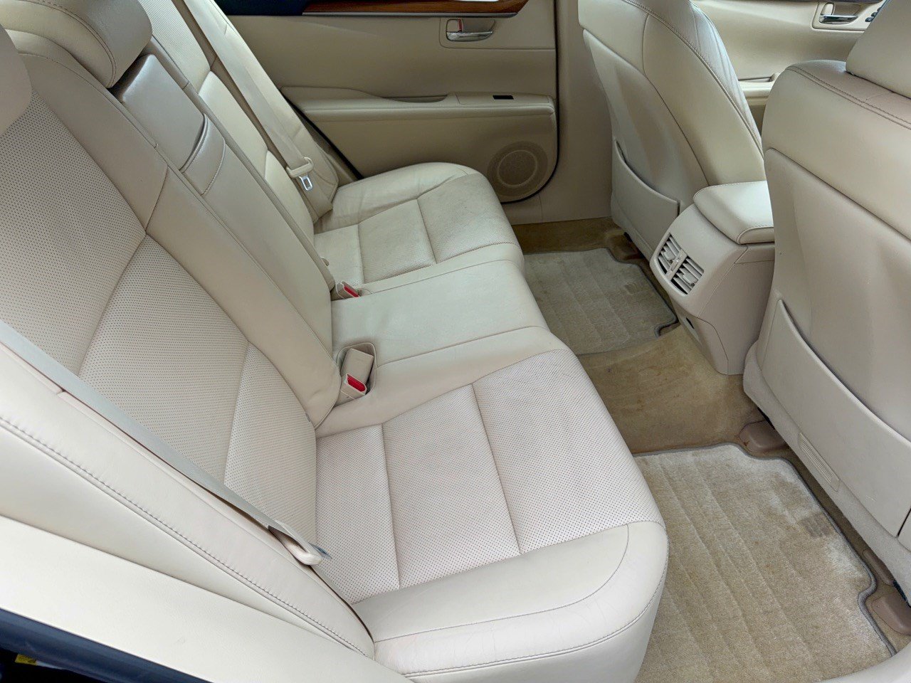 Used 2013 Lexus ES 300h w/ Luxury Pkg FWD image 29