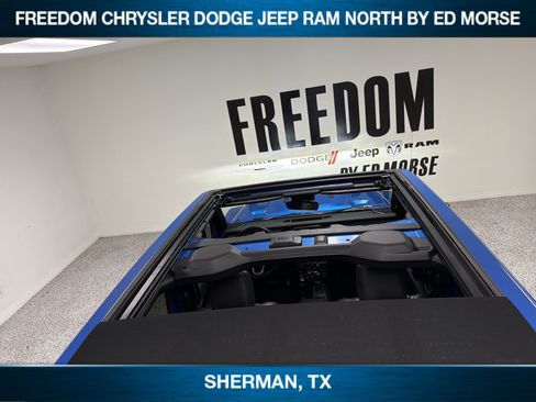 Used 2022 Jeep Wrangler Unlimited Rubicon w/ Xtreme Recon 35" Tire Package AWD/4WD image 13