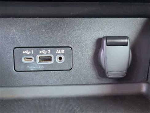 Used 2023 Nissan Sentra SR w/ Trunk Package image 31