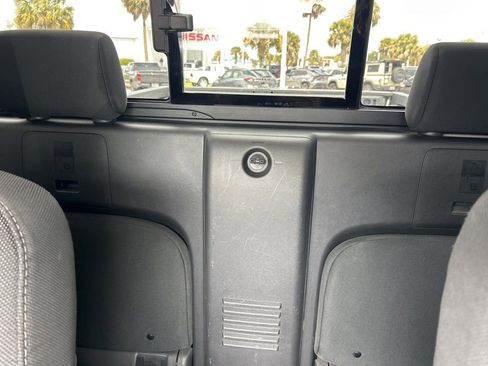 Used 2024 Nissan Frontier SV w/ SV Convenience Package RWD image 14