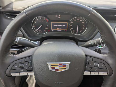 Used 2023 Cadillac XT4 Luxury w/ Cold Weather Package FWD image 29
