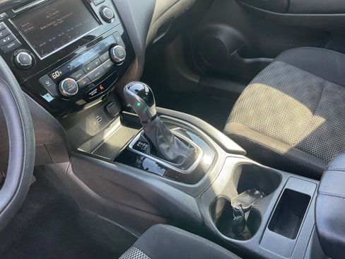 Used 2020 Nissan Rogue Sport SV image 17