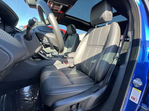 Used 2022 Land Rover Range Rover Velar S image 13