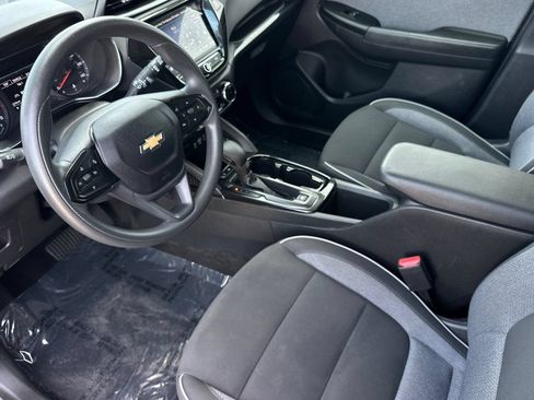Used 2023 Chevrolet TrailBlazer LT w/ Convenience Package FWD image 10