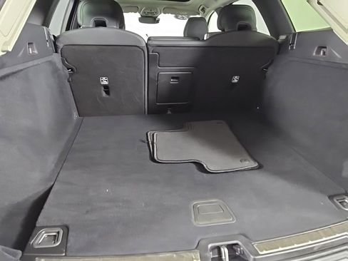 Certified 2025 Volvo XC60 B5 Plus image 12