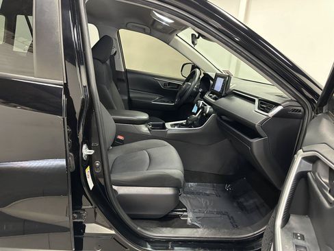 Used 2019 Toyota RAV4 LE w/ All Weather Liner Package AWD/4WD image 37
