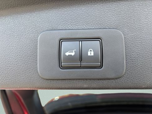 Used 2025 Nissan Murano SV AWD/4WD image 11