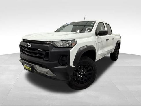 Used 2024 Chevrolet Colorado Trail Boss image 1