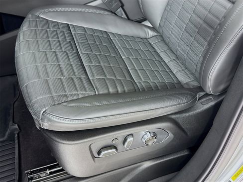 Used 2025 Cadillac Escalade V image 21