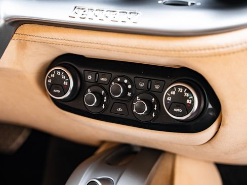 Used 2016 Ferrari F12 Berlinetta RWD image 37