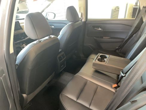 Used 2024 Nissan Rogue SL image 24