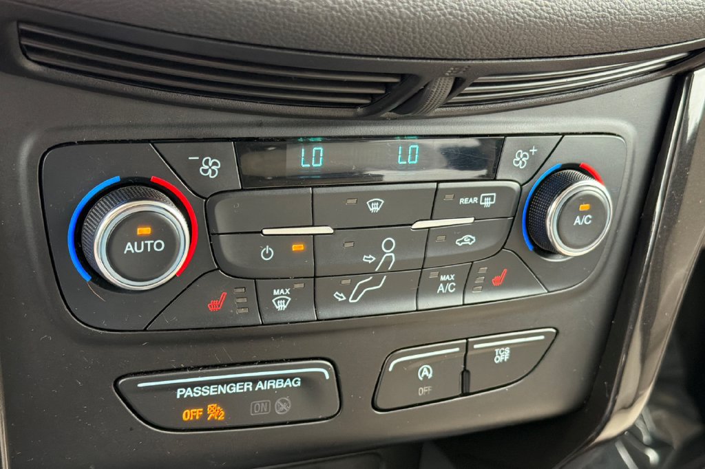 Used 2017 Ford Escape Titanium FWD image 18