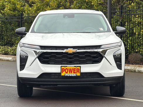 New 2026 Chevrolet Trax LS image 3