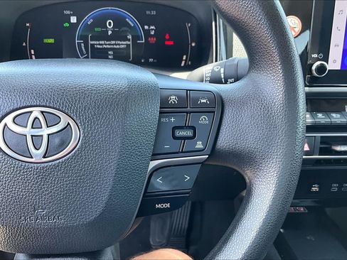 Used 2025 Toyota Camry LE FWD image 24