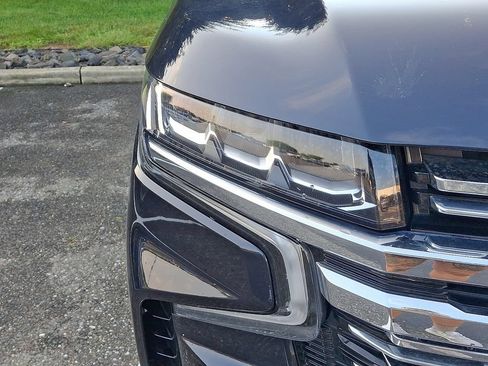 Certified 2024 Chevrolet Suburban Premier AWD/4WD image 4