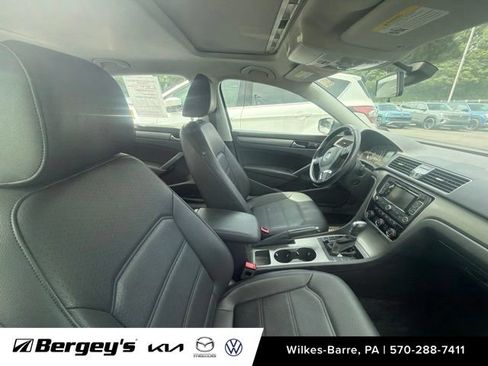 Used 2015 Volkswagen Passat TDI SE FWD image 15