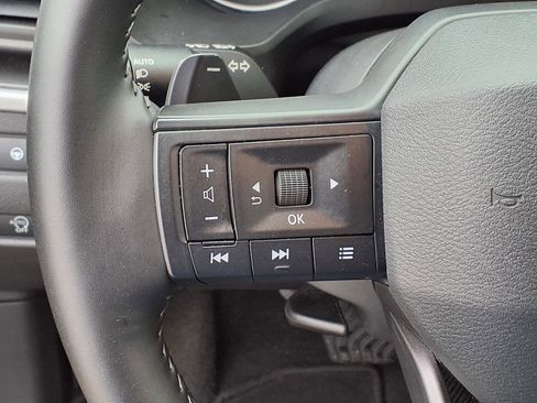 Used 2025 Nissan Rogue SV image 21