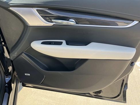 Certified 2025 Cadillac XT6 Sport w/ Technology Package image 23