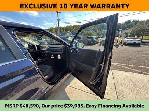 New 2025 Mitsubishi Outlander SE image 22