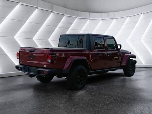 Used 2021 Jeep Gladiator Sport AWD/4WD image 6
