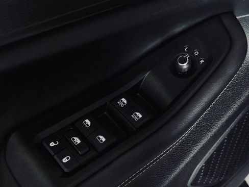 Used 2025 Jeep Grand Cherokee Altitude image 13